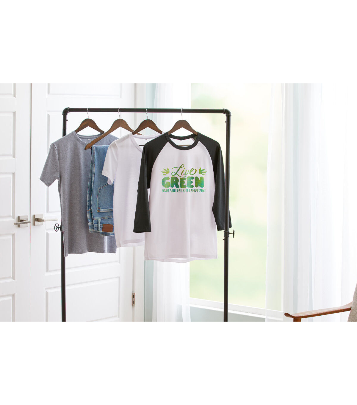 Cricut Black & White Unisex Adult Raglan Baseball T Shirt Blank