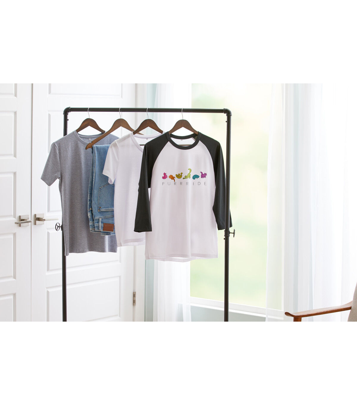 Cricut Black & White Unisex Adult Raglan Baseball T Shirt Blank