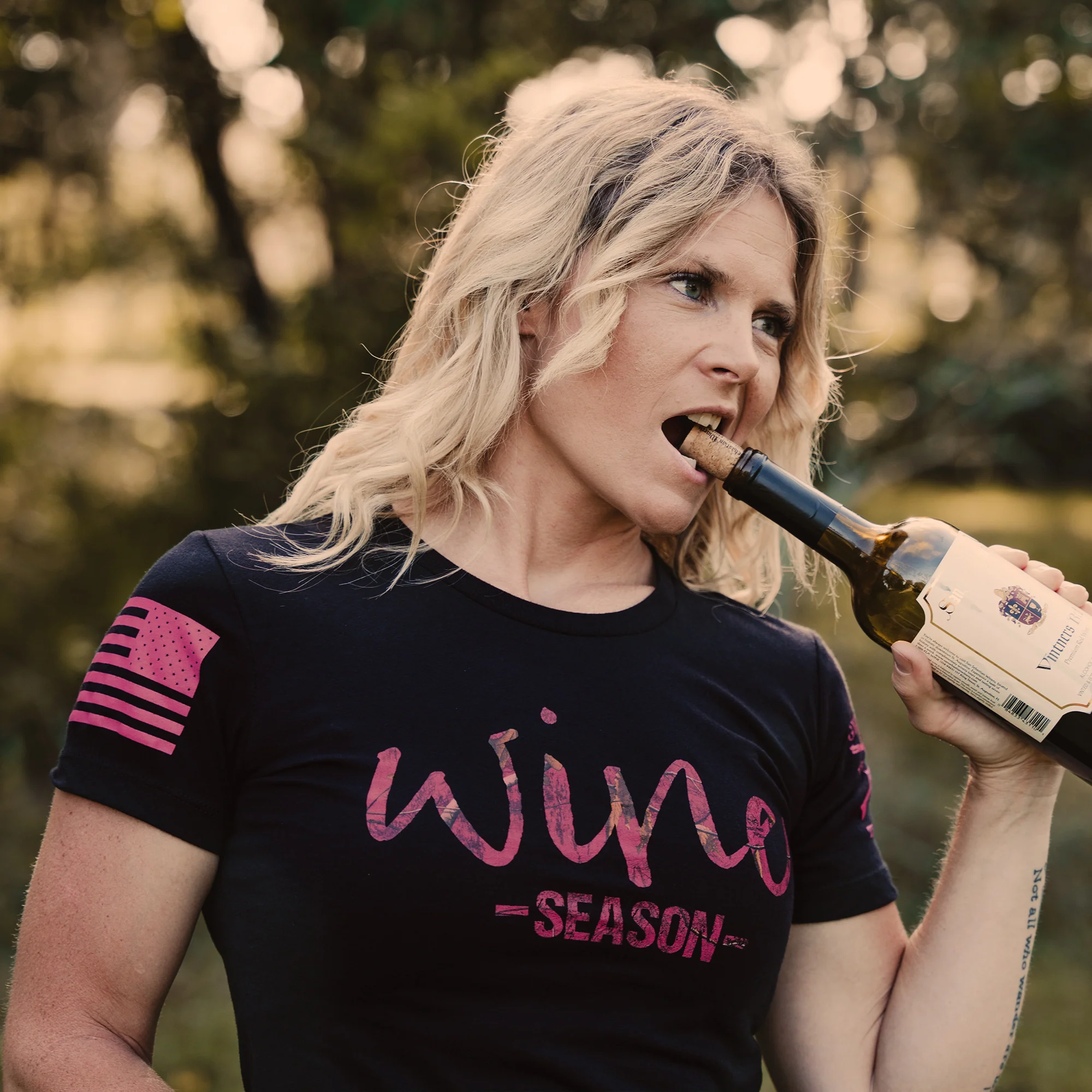 Women's Realtree Xtra - Wine Season T-Shirt - Black