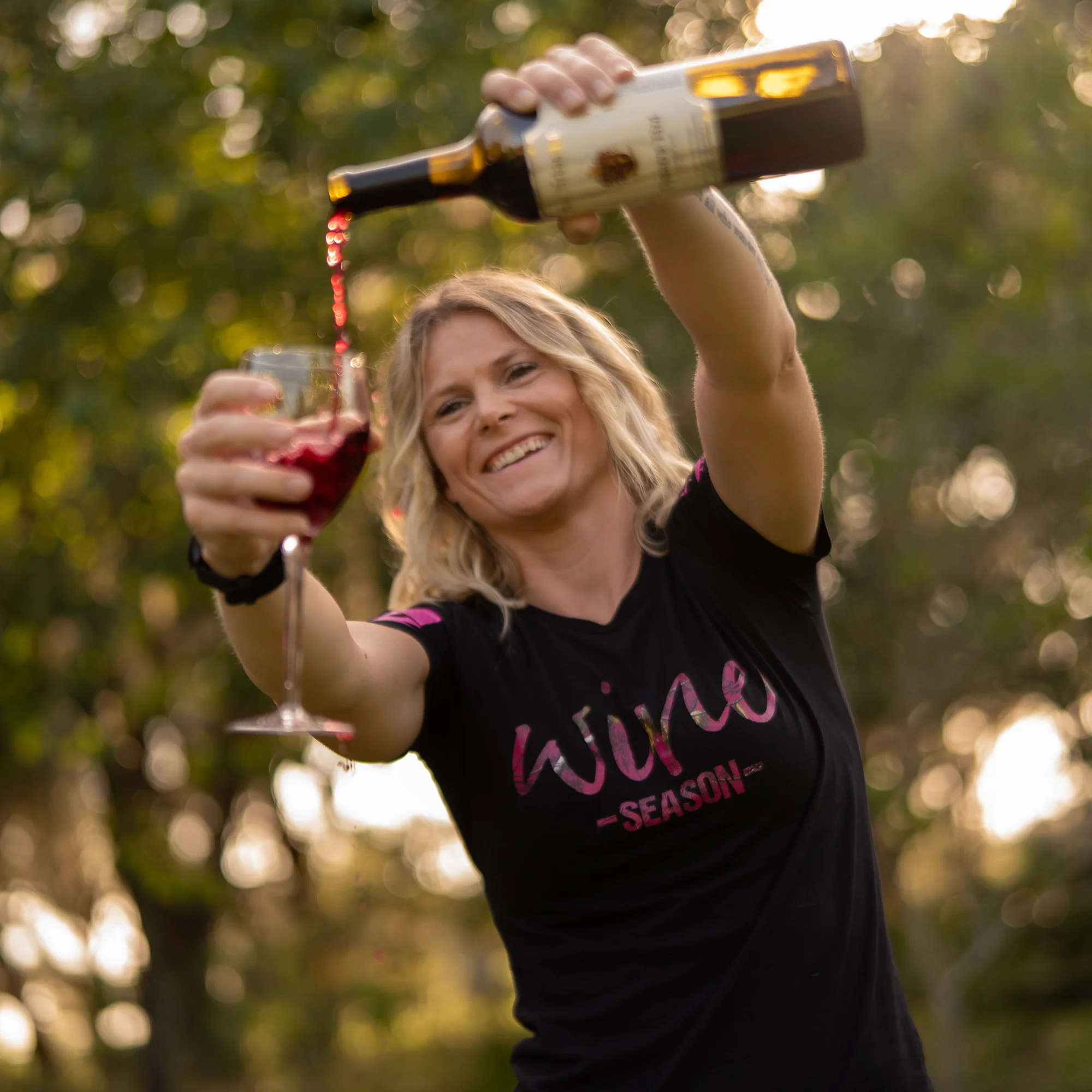 Women's Realtree Xtra - Wine Season T-Shirt - Black