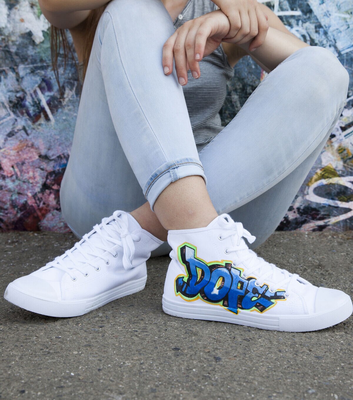 Tulip 6 pk Graffiti Chisel Tip Fabric Markers Neon