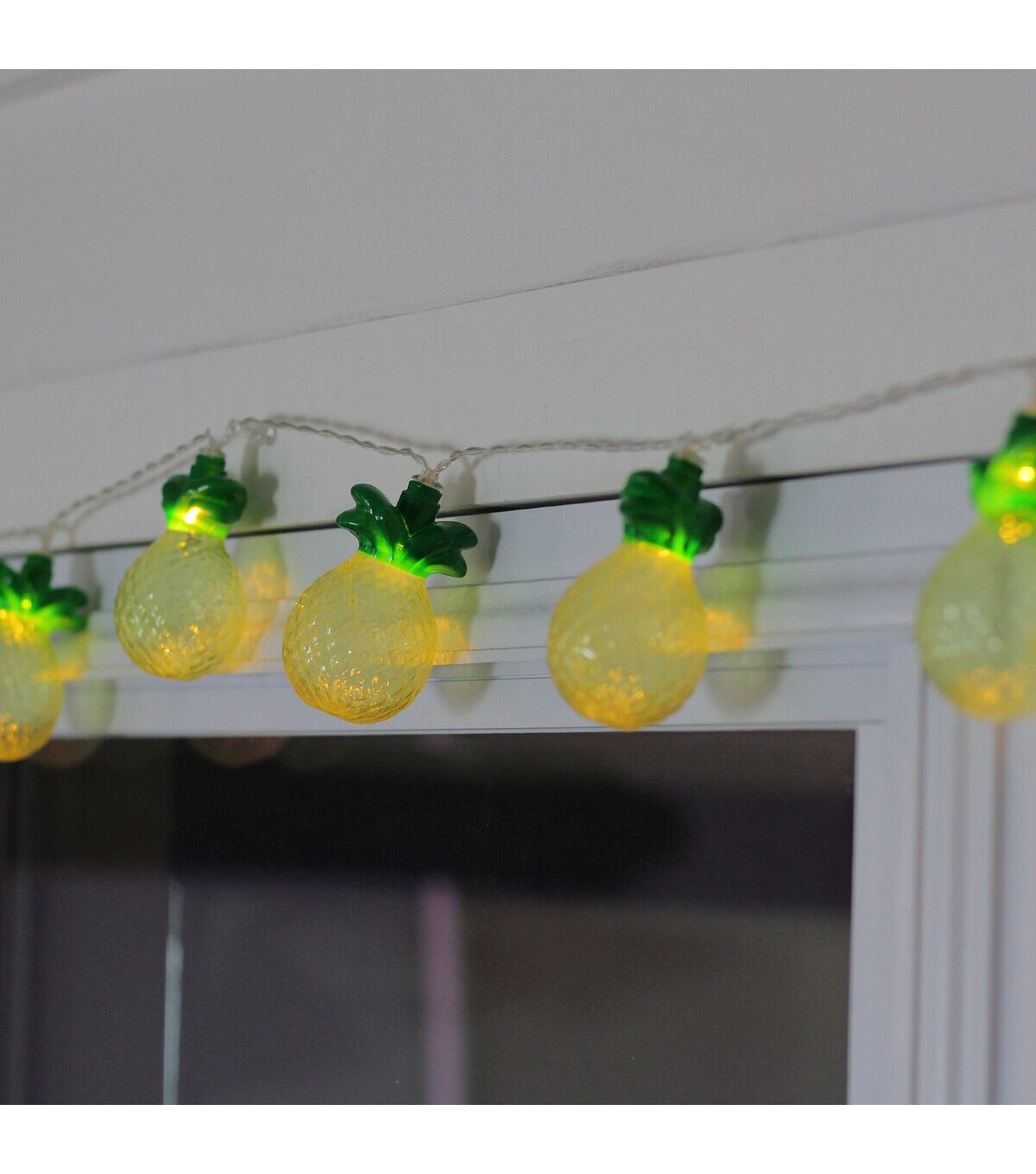 Northlight 10-Count Green Pineapple LED String Lights - 4.5ft Clear Wire